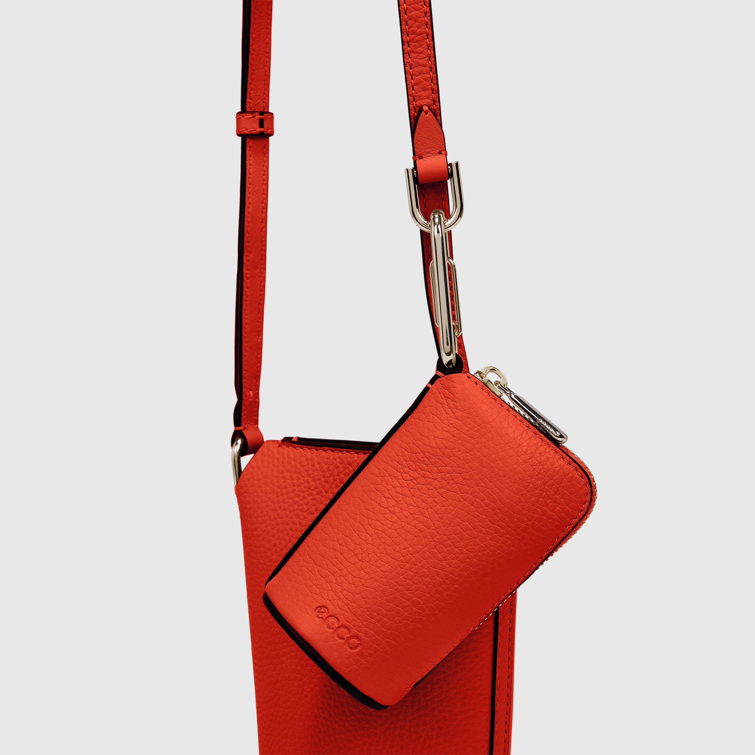 ECCO® Textureblock Leather Crossbody Bag - Red - Detail-2