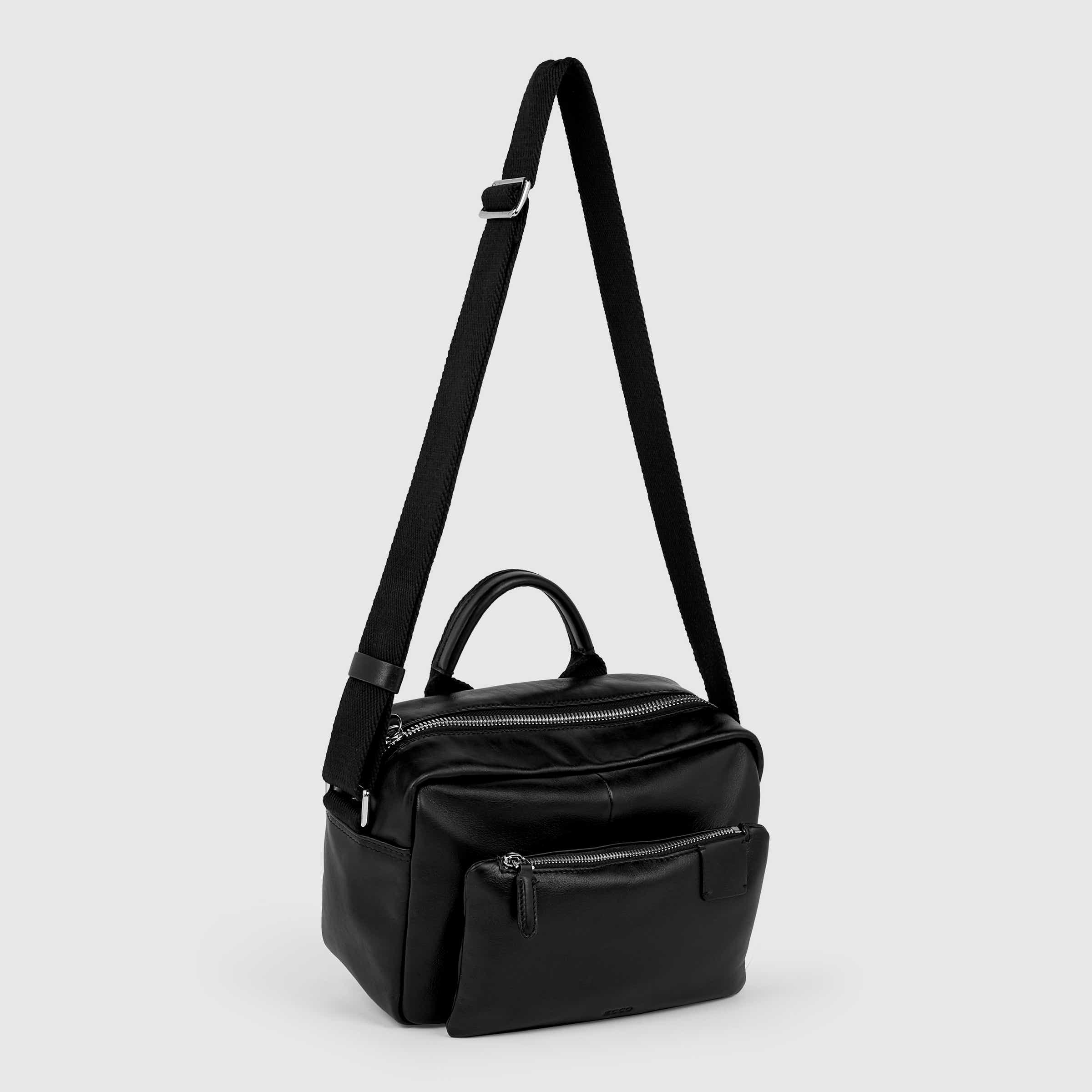 【送料&関税込】ChloAC Black Leather Camera Bag Crossbody Ba 送料&関税込】ChloAC Black Leather Camera Bag Crossbody Ba