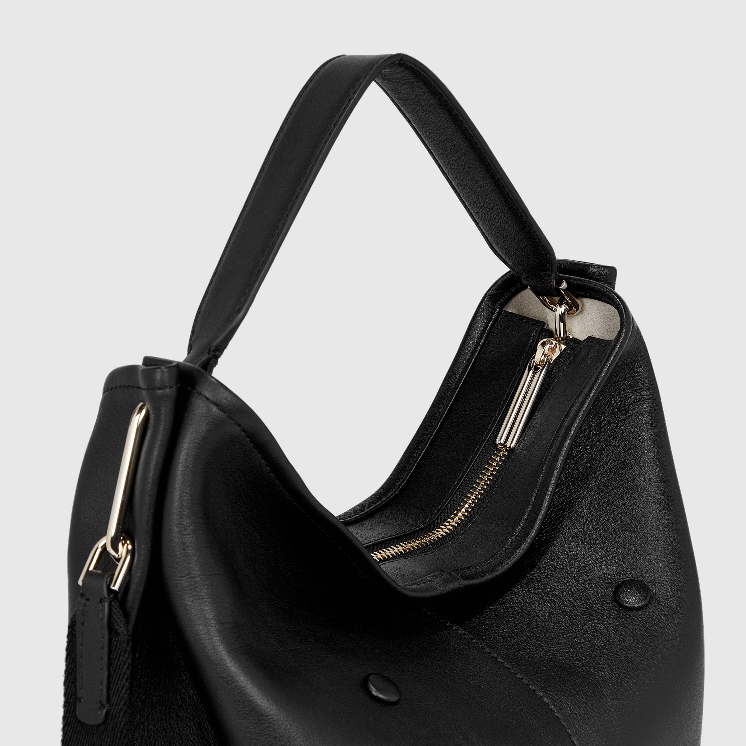 ECCO® Takeaway Leather Shoulder Bag - Black - Detail-1