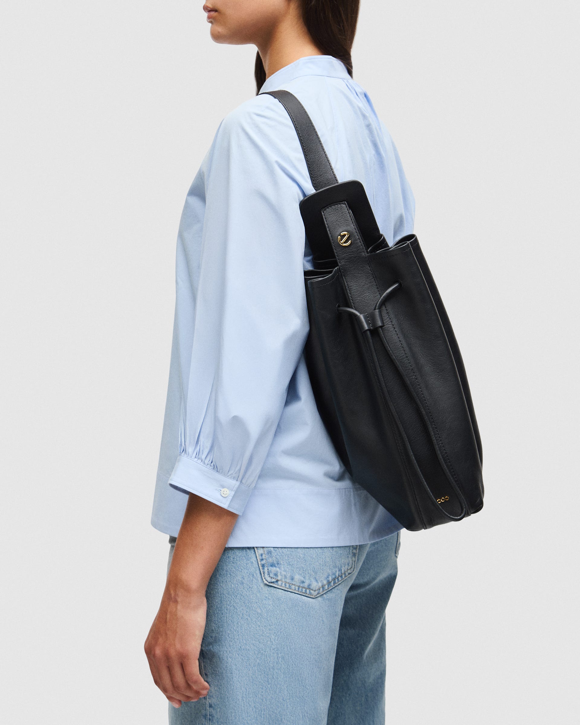 ECCO MEDIUM SAIL BAG - Black - Lifestyle image-1