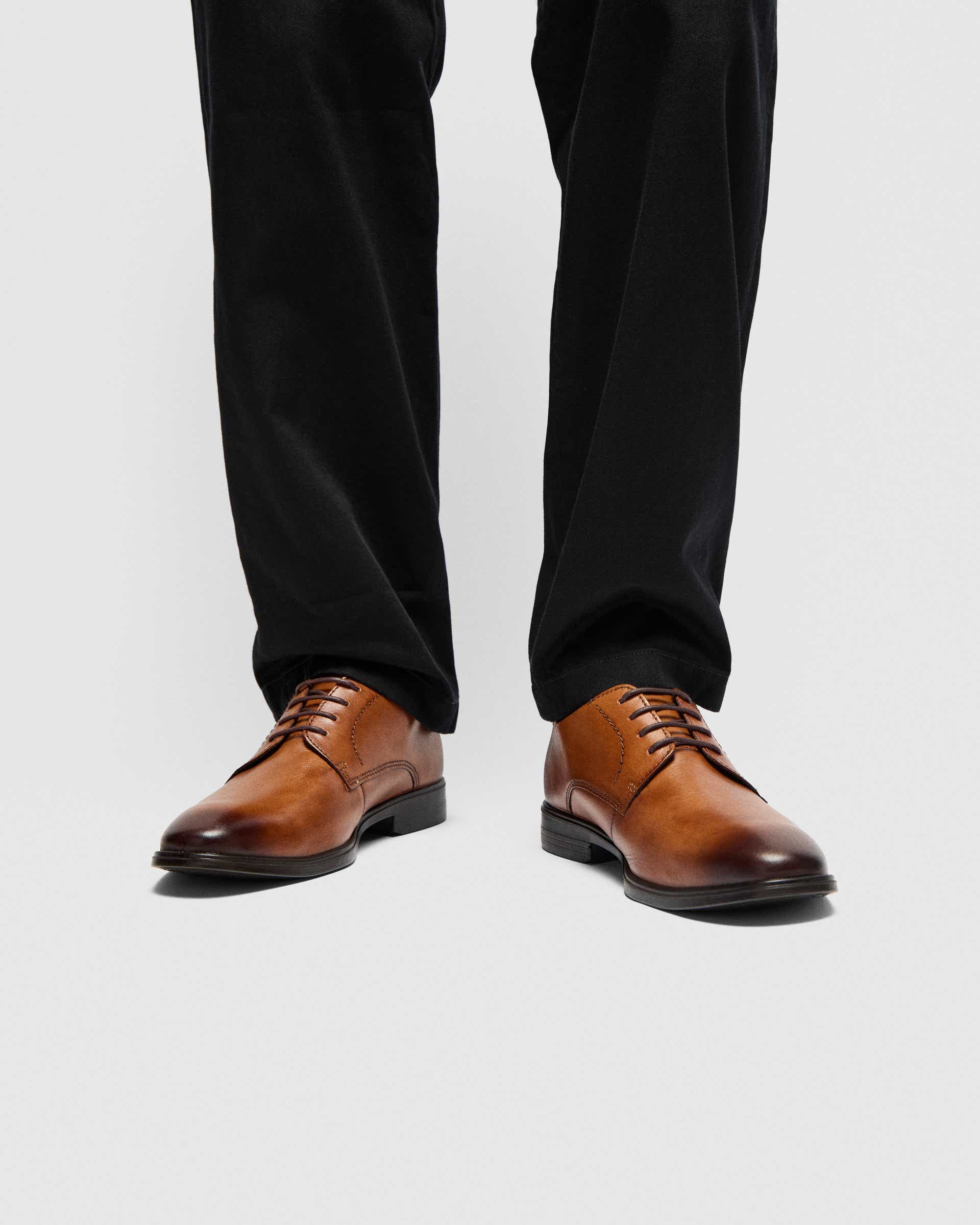 ECCO® Melbourne derbies cuir pour homme - Brun - Lifestyle image-1